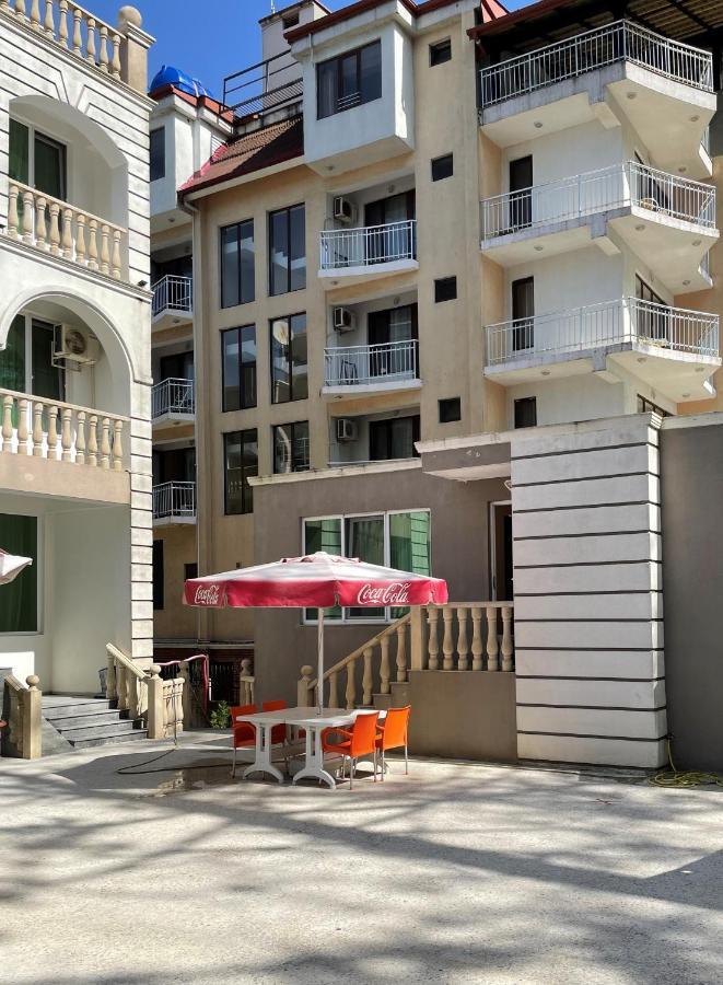 Gala Hotel يوريكي المظهر الخارجي الصورة