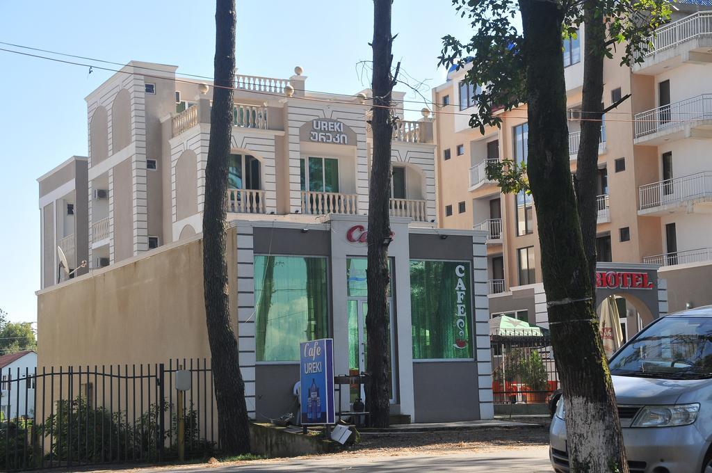 Gala Hotel يوريكي المظهر الخارجي الصورة